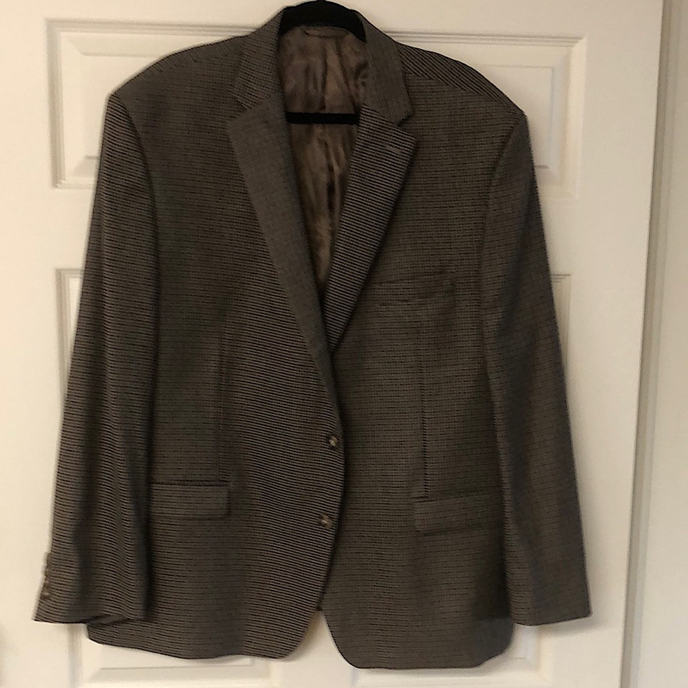 Ralph Lauren Houndstooth Sport Coat. Worn twice-- excellent condition.
